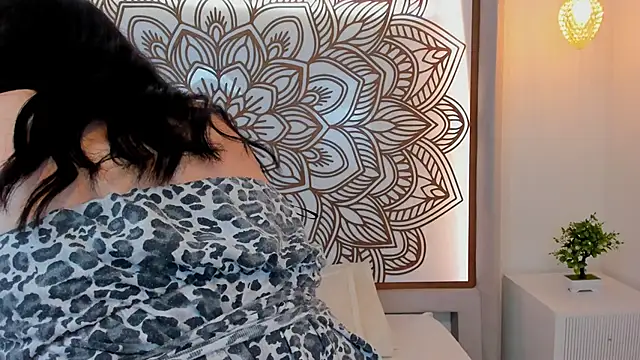 Daphne Nicolle online show from October 7, 12:41 am