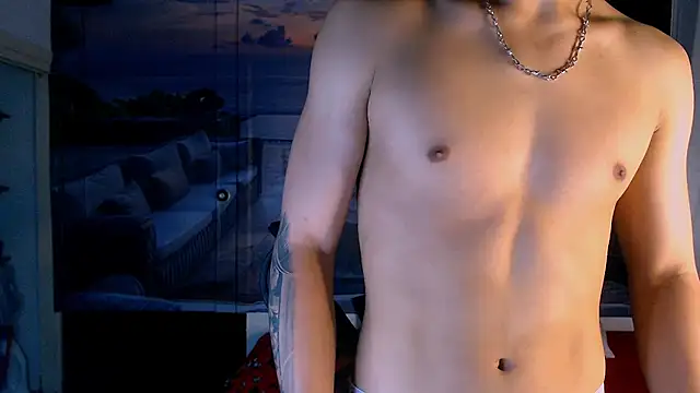 Snapshot of RomeoMillerr chatting on January 10, 8:21 pm RomeoMillerr online show from January 10, 8:21 pm