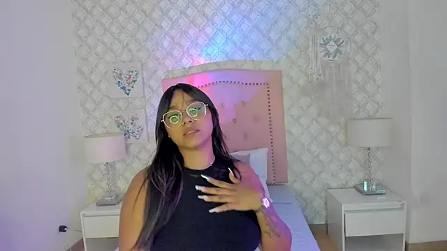 Snapshot of Aria_Star7 chatting on October 11, 7:23 pm Aria Star7 online show from October 11, 7:23 pm