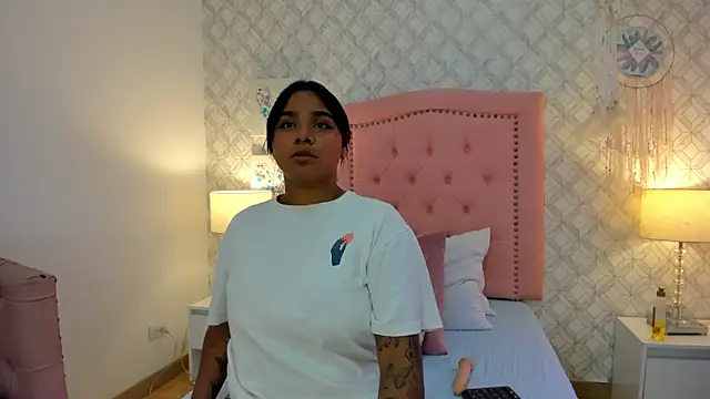 Snapshot of Aria_Star7 chatting on October 14, 7:47 pm Aria Star7 online show from October 14, 7:47 pm