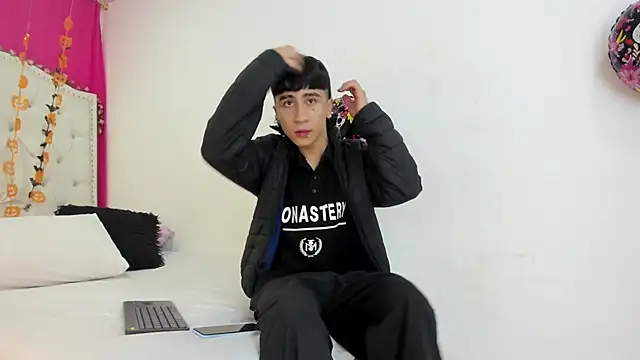 XaanderGrey online show from October 10, 7:13 pm