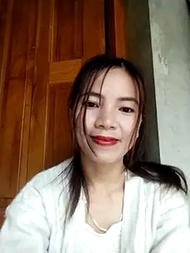 Snapshot of lmc-zz chatting on April 19, 1:38 am lmc-zz online show from April 19, 1:38 am