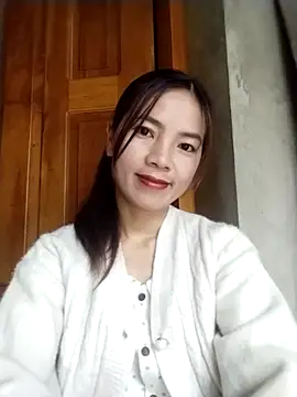 Snapshot of lmc-zz chatting on April 24, 12:46 am lmc-zz online show from April 24, 12:46 am