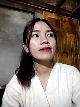 Snapshot of lmc-zz chatting on April 29, 12:16 am lmc-zz online show from April 29, 12:16 am