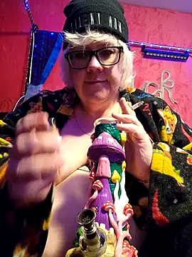 violentviolet68 online show from March 7, 2:41 am