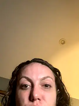 Snapshot of sexybriiiixoxo chatting on December 14, 2:17 am sexybriiiixoxo online show from December 14, 2:17 am