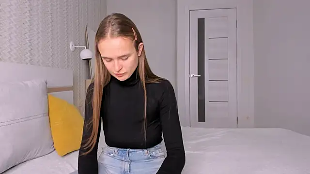 Snapshot of LilMary_ chatting on October 27, 9:46 am LilMary online show from October 27, 9:46 am