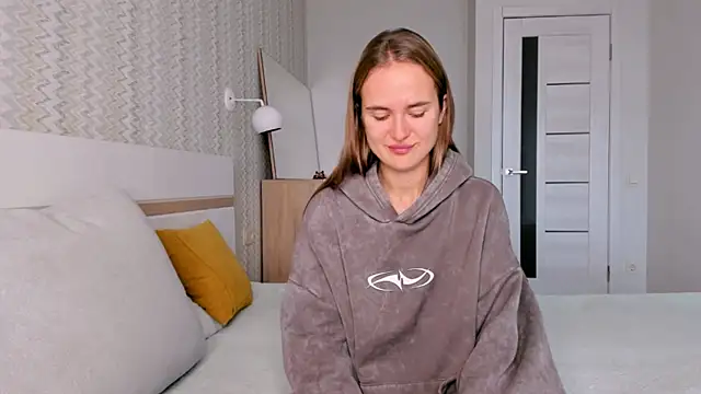 Snapshot of LilMary_ chatting on November 3, 8:15 am LilMary online show from November 3, 8:15 am