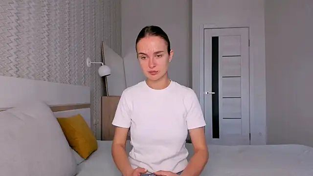 Snapshot of LilMary_ chatting on November 4, 6:34 am LilMary online show from November 4, 6:34 am