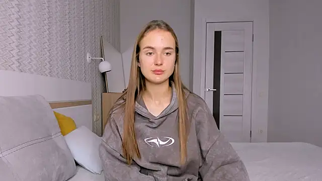 Snapshot of LilMary_ chatting on November 12, 7:09 am LilMary online show from November 12, 7:09 am