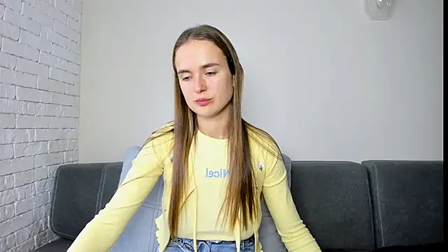 Snapshot of LilMary_ chatting on November 18, 9:36 am LilMary online show from November 18, 9:36 am