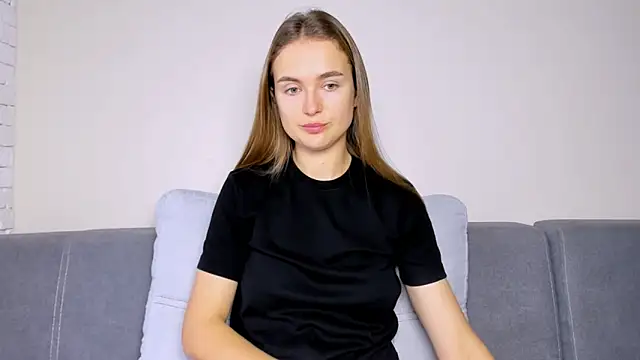 Snapshot of LilMary_ chatting on November 25, 6:57 am LilMary online show from November 25, 6:57 am