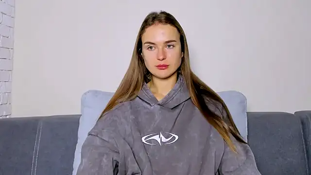 Snapshot of LilMary_ chatting on December 1, 7:24 am LilMary online show from December 1, 7:24 am