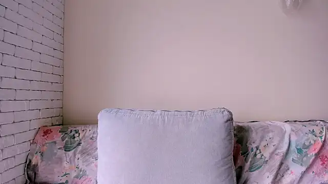 LilMary  online show from March 18, 7:00 am