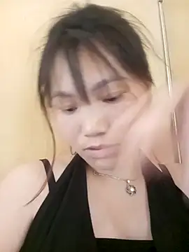 min-xinh online show from April 11, 8:51 am