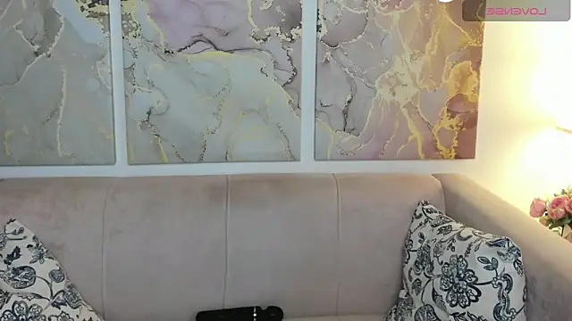Snapshot of CamillaDreamer chatting on May 15, 11:56 pm CamillaDreamer online show from May 15, 11:56 pm