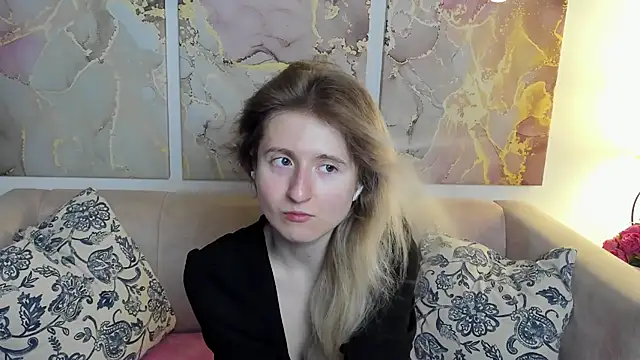 Snapshot of CamillaDreamer chatting on May 29, 11:41 am CamillaDreamer online show from May 29, 11:41 am