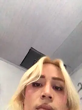 Snapshot of alexawinterrr chatting on September 30, 12:32 pm alexawinterrr online show from September 30, 12:32 pm