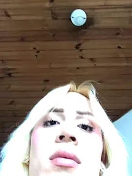 Snapshot of alexawinterrr chatting on October 4, 10:08 pm alexawinterrr online show from October 4, 10:08 pm