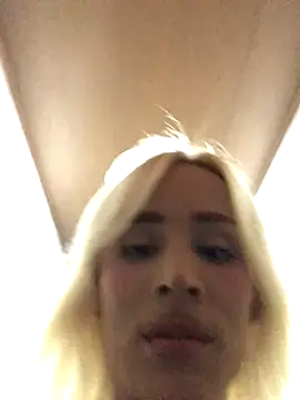 Snapshot of alexawinterrr chatting on October 10, 3:27 am alexawinterrr online show from October 10, 3:27 am