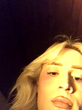 Snapshot of alexawinterrr chatting on November 4, 4:11 am alexawinterrr online show from November 4, 4:11 am