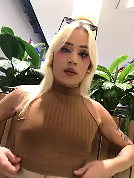 Snapshot of alexawinterrr chatting on December 2, 8:26 pm alexawinterrr online show from December 2, 8:26 pm