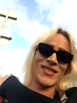 Snapshot of alexawinterrr chatting on December 13, 10:26 pm alexawinterrr online show from December 13, 10:26 pm