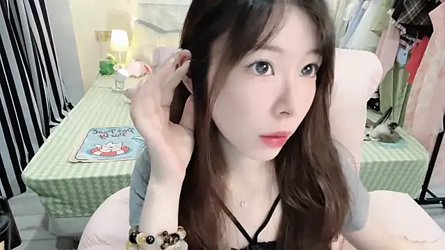Snapshot of Gardenia-222 chatting on May 21, 2:24 pm Gardenia-222 online show from May 21, 2:24 pm