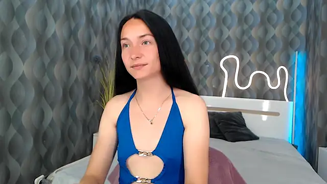Snapshot of Emilly__Grey chatting on June 8, 5:35 pm Emilly Grey online show from June 8, 5:35 pm