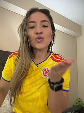 Mariana gom online show from July 7, 12:20 pm