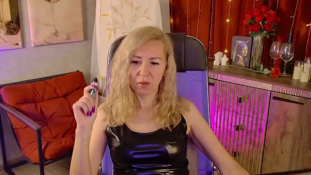 DonnaSmitth online show from June 2, 6:43 pm