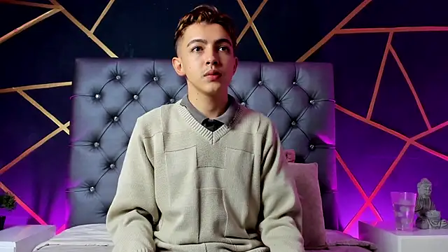 Lian Miller1  online show from November 10, 12:37 pm