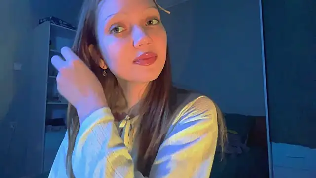 Snapshot of EmiIyKitty chatting on October 4, 8:07 pm EmiIyKitty online show from October 4, 8:07 pm