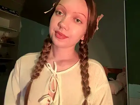 Snapshot of EmiIyKitty chatting on October 19, 7:47 pm EmiIyKitty online show from October 19, 7:47 pm