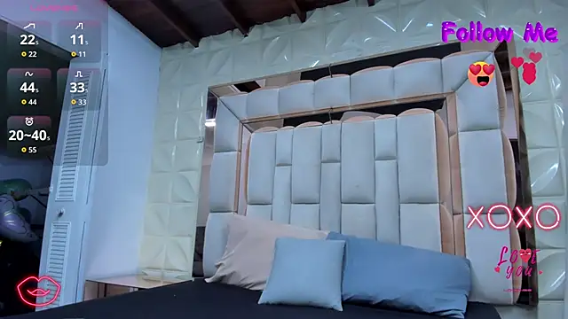 Snapshot of violet_milleer chatting on October 7, 12:13 pm violet milleer online show from October 7, 12:13 pm