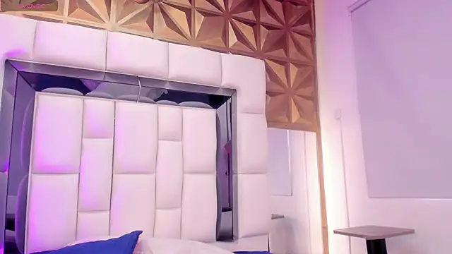 Snapshot of violet_milleer chatting on November 11, 7:14 pm violet milleer online show from November 11, 7:14 pm