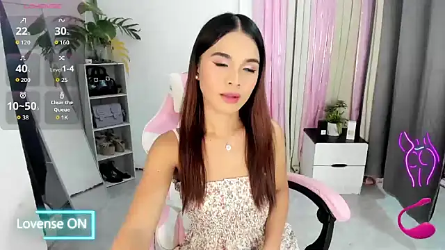 jeanalove online show from April 17, 1:03 pm