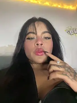 Veeronica  online show from October 7, 11:02 pm