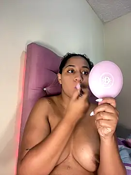 Snapshot of jesicamonroe44 chatting on December 18, 1:28 pm jesicamonroe44 online show from December 18, 1:28 pm