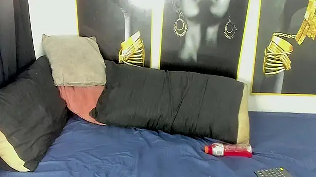 Snapshot of HotJake_hall chatting on October 31, 1:06 am HotJake hall online show from October 31, 1:06 am