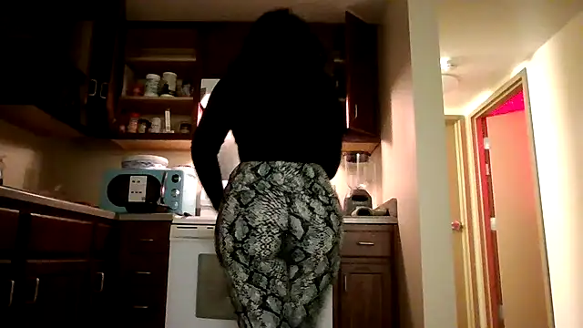 Snapshot of bellacagyal chatting on October 26, 11:31 pm bellacagyal online show from October 26, 11:31 pm