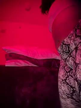 Snapshot of bellacagyal chatting on December 20, 3:02 am bellacagyal online show from December 20, 3:02 am