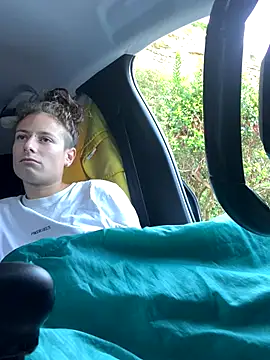 GoldenPussy1329 online show from October 13, 8:47 am