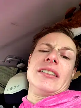 GoldenPussy1329 online show from December 20, 11:06 am