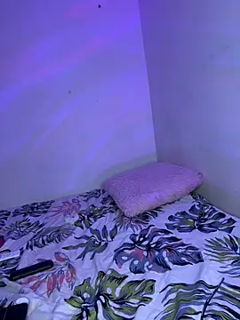 Snapshot of ScarletVyxen chatting on October 23, 12:10 am ScarletVyxen online show from October 23, 12:10 am