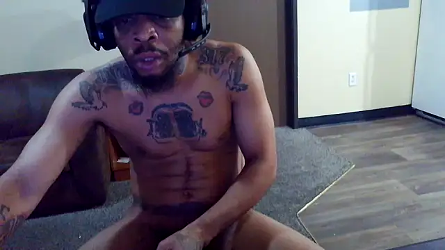Snapshot of thefreakscomeoutatnight chatting on April 29, 7:34 am thefreakscomeoutatnight online show from April 29, 7:34 am