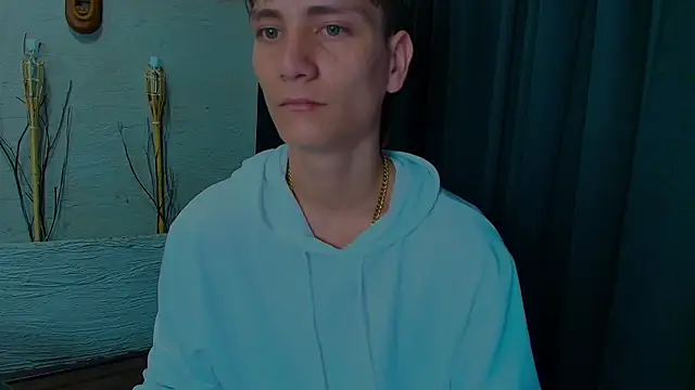 Snapshot of ZackMaye chatting on October 6, 3:26 am ZackMaye online show from October 6, 3:26 am