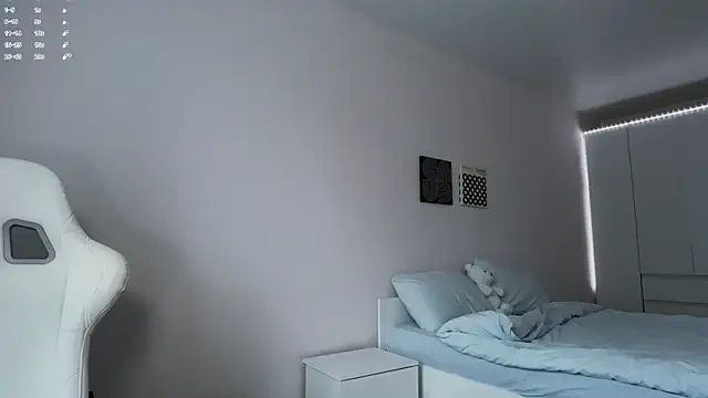 Snapshot of monnymoon chatting on November 7, 5:40 am monnymoon online show from November 7, 5:40 am