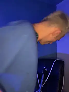 highinhtxx online show from February 26, 2:54 am