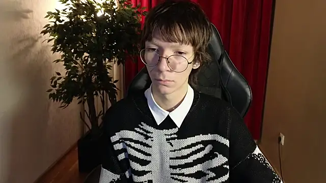 TommieHi online show from November 16, 5:24 am